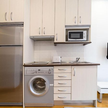Apartamentos Gran Via Madrid Exteriör bild
