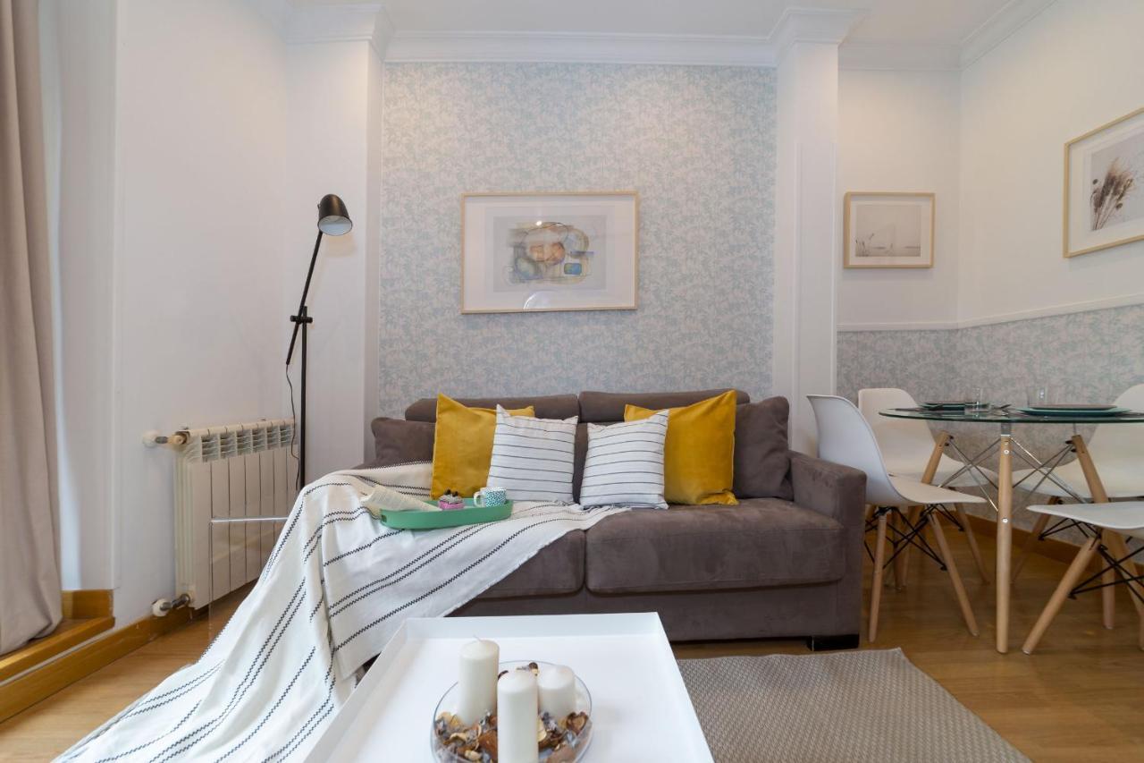 Apartamentos Gran Via Madrid Exteriör bild