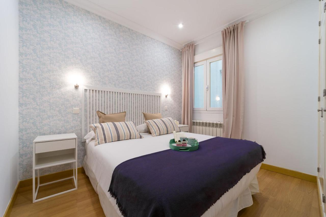 Apartamentos Gran Via Madrid Exteriör bild
