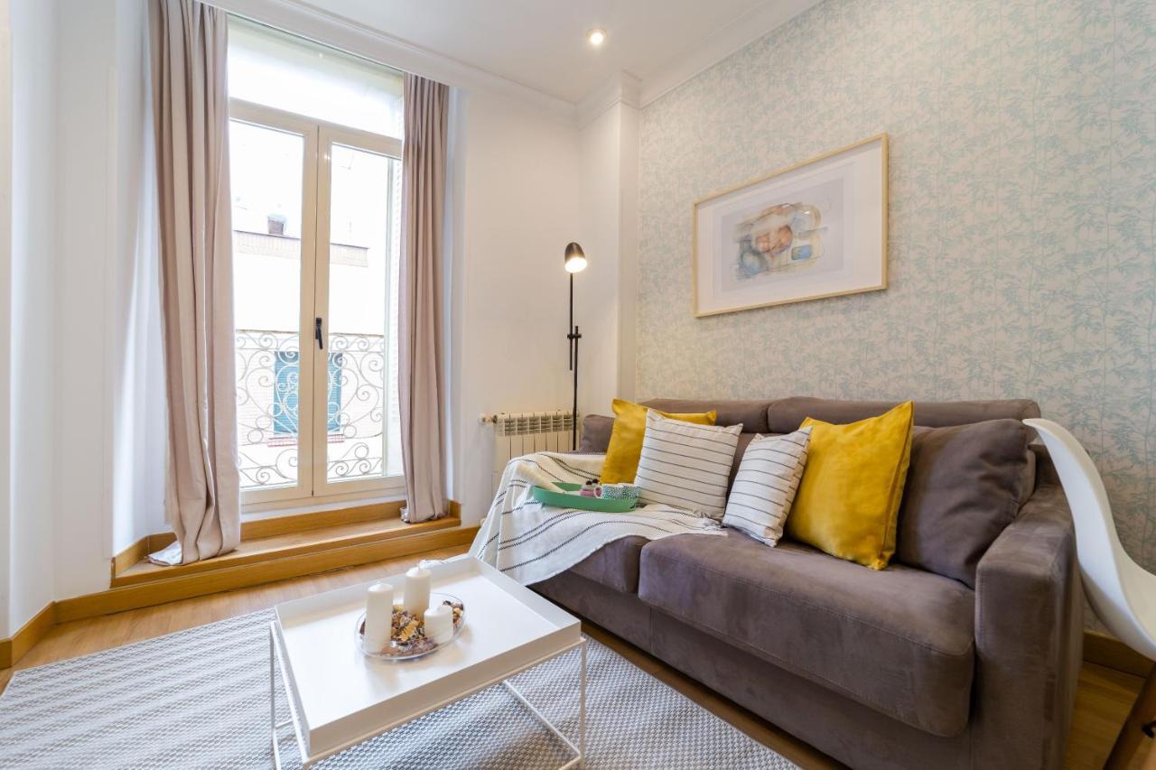 Apartamentos Gran Via Madrid Exteriör bild