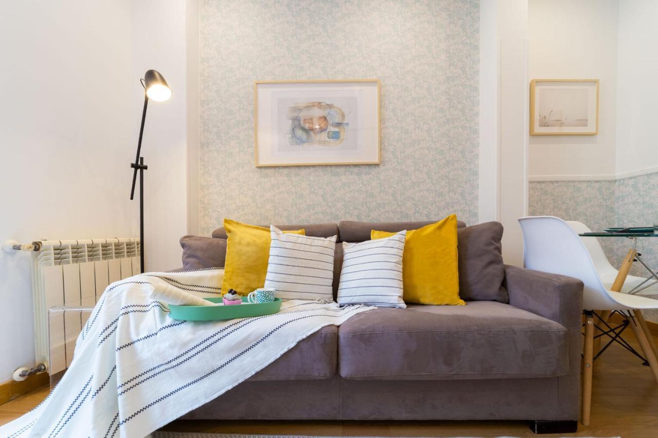 Apartamentos Gran Via Madrid Exteriör bild