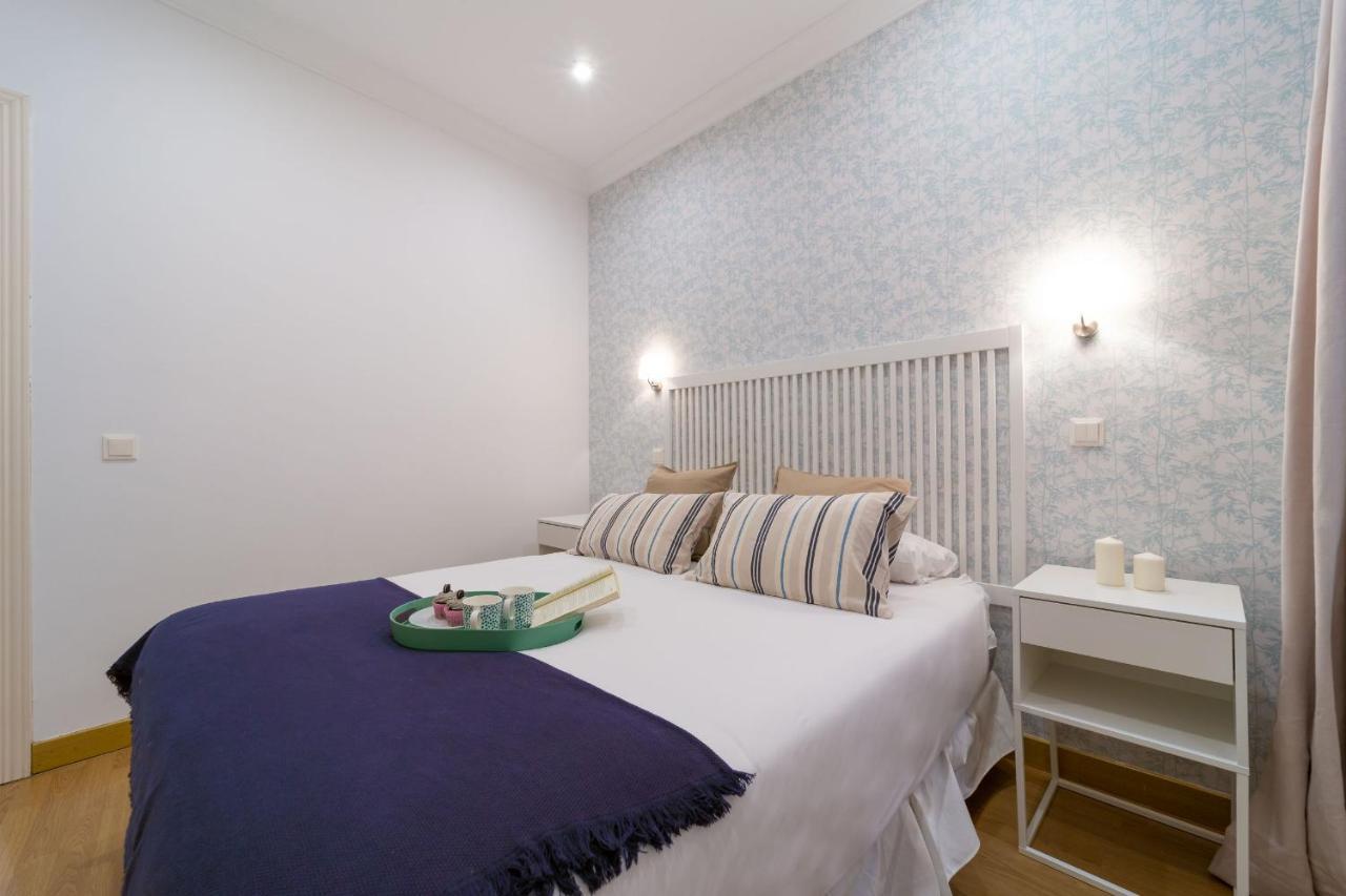Apartamentos Gran Via Madrid Exteriör bild