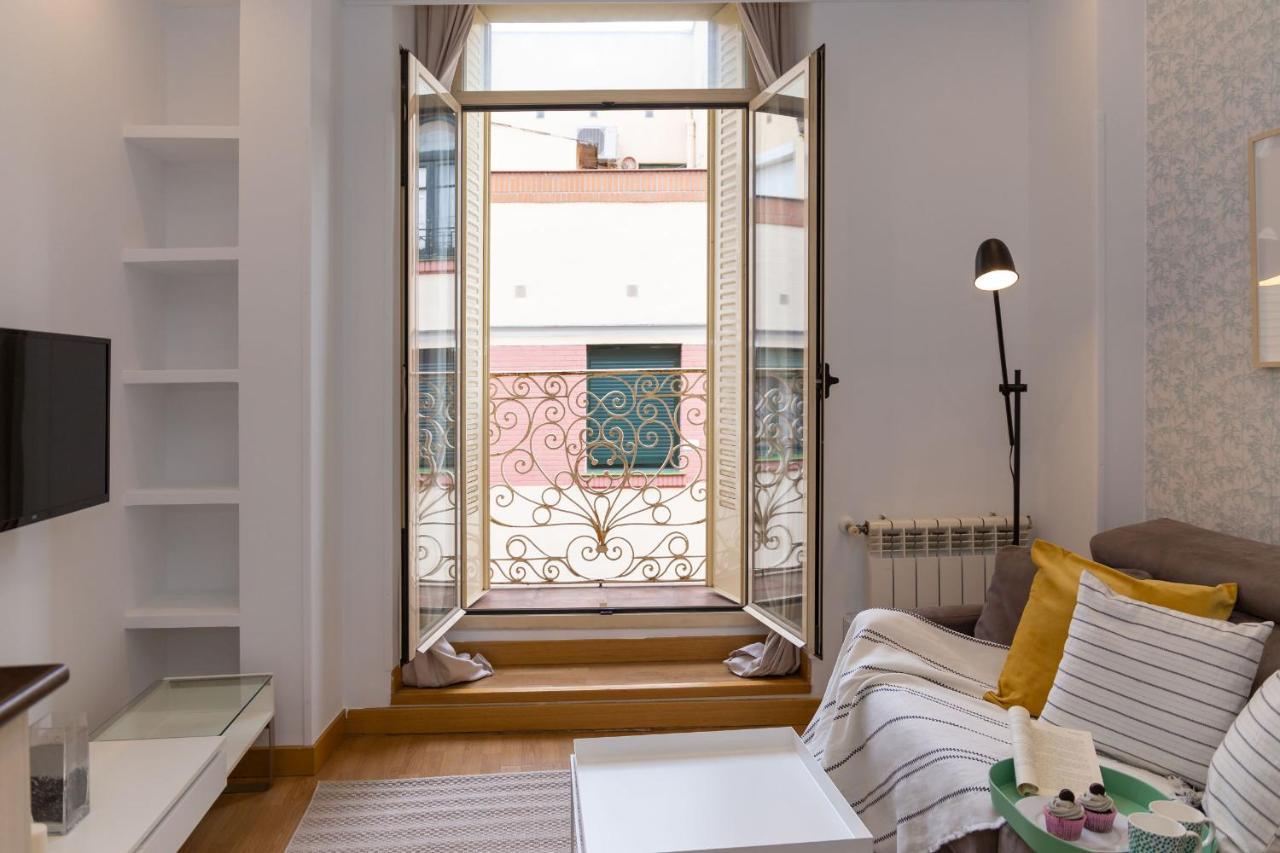 Apartamentos Gran Via Madrid Exteriör bild