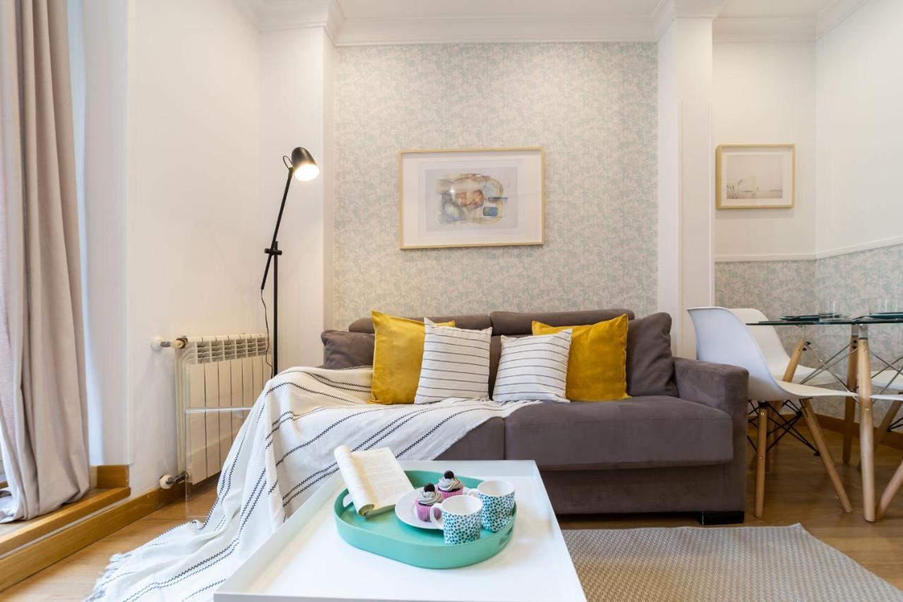 Apartamentos Gran Via Madrid Exteriör bild
