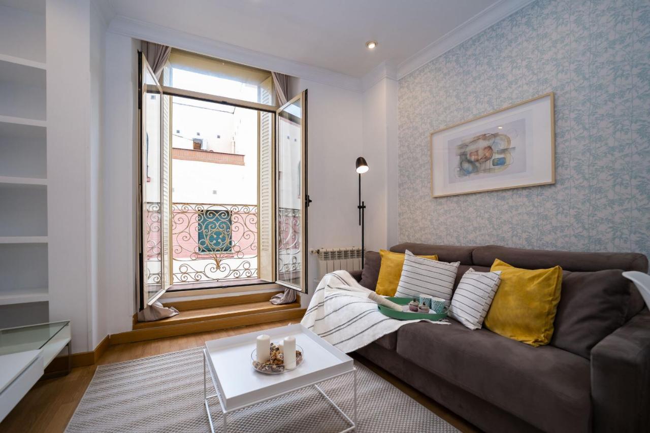 Apartamentos Gran Via Madrid Exteriör bild