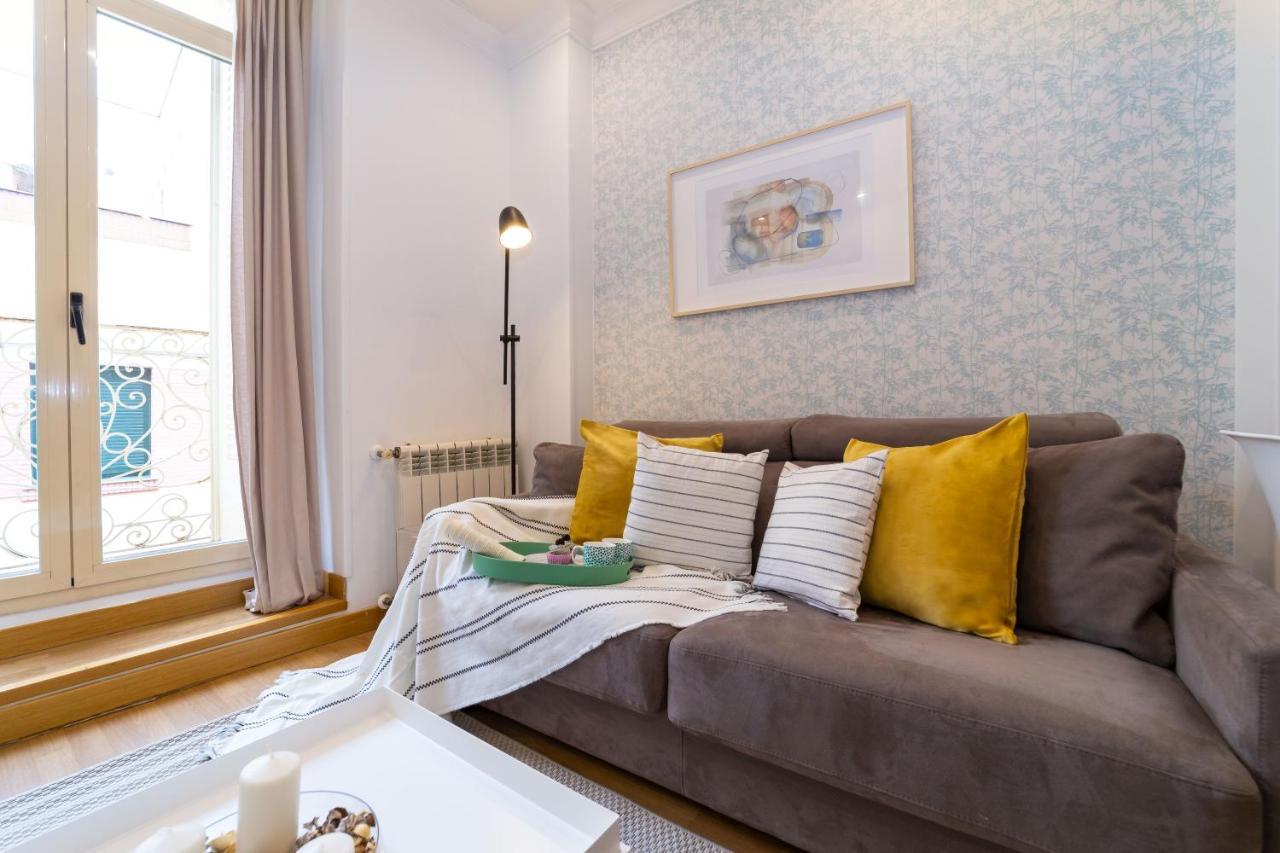 Apartamentos Gran Via Madrid Exteriör bild