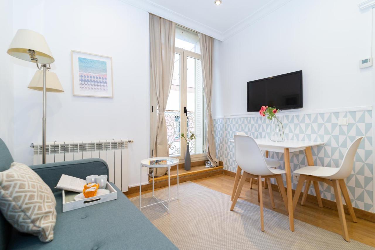 Apartamentos Gran Via Madrid Exteriör bild
