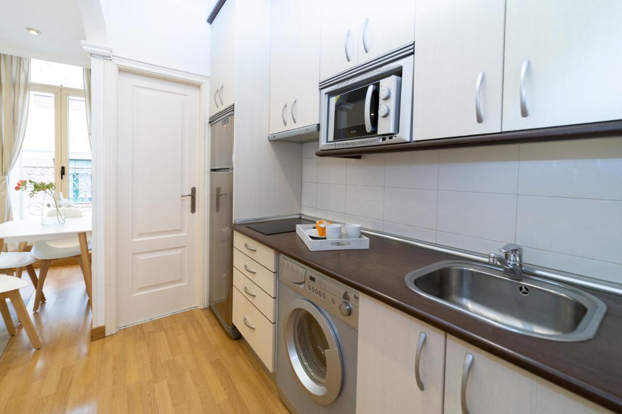 Apartamentos Gran Via Madrid Exteriör bild