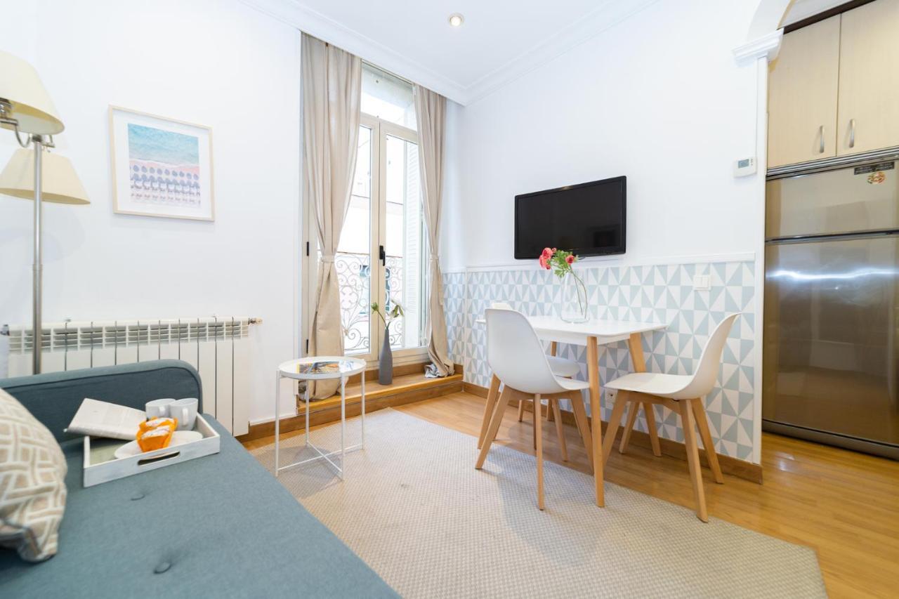 Apartamentos Gran Via Madrid Exteriör bild